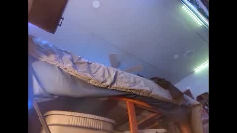 Snapshot of xzbib chatting on December 12, 8:43 pm Xzbib online show from December 12, 8:43 pm