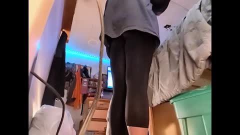 Snapshot of xzbib chatting on February 12, 12:16 am Xzbib online show from February 12, 12:16 am