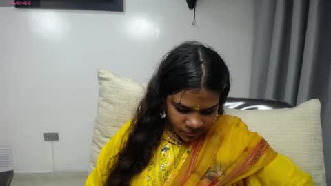 yazhini online show from April 7, 11:54 am
