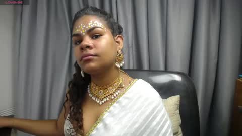Snapshot of yaazhini457034 chatting on May 5, 11:40 am yazhini online show from May 5, 11:40 am