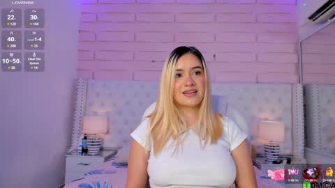 Snapshot of yaky_ chatting on December 13, 1:26 am Yakeline online show from December 13, 1:26 am