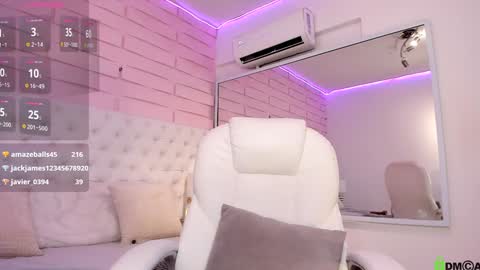 Snapshot of yaky_ chatting on February 7, 8:42 pm Yakeline online show from February 7, 8:42 pm