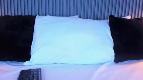 Snapshot of yalezka_ chatting on May 7, 4:29 am Yalezka online show from May 7, 4:29 am