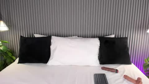 Snapshot of yalezka_ chatting on May 12, 4:31 am Yalezka online show from May 12, 4:31 am