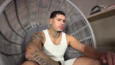 Snapshot of yamp_bigcock chatting on July 10, 3:11 am yamp sambrano online show from July 10, 3:11 am