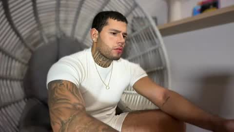 Snapshot of yamp_bigcock chatting on August 5, 3:53 am yamp sambrano online show from August 5, 3:53 am