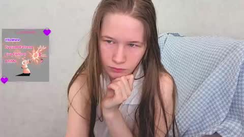 Snapshot of yana_squrel_22 chatting on April 11, 12:59 am Yana online show from April 11, 12:59 am