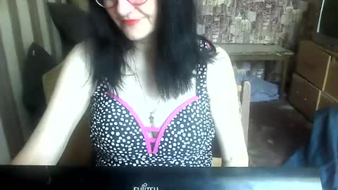Snapshot of yanafiesta chatting on July 2, 11:27 am yanafiesta online show from July 2, 11:27 am