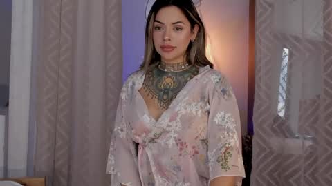 YANDRA CELIS online show from December 20, 10:32 pm