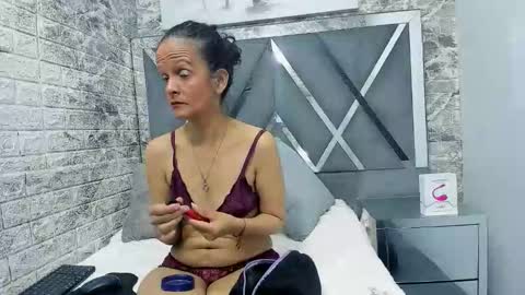 Snapshot of yanetrose chatting on January 18, 3:54 am yanetrose online show from January 18, 3:54 am