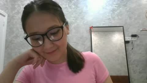 Chloe online show from June 15, 3:25 pm