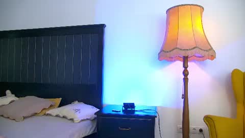 Snapshot of yanira_ass_ chatting on June 15, 4:04 am yanira_ass_ online show from June 15, 4:04 am