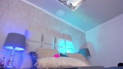 Snapshot of yara_bliss_ chatting on December 13, 7:53 pm Yara Bliss online show from December 13, 7:53 pm