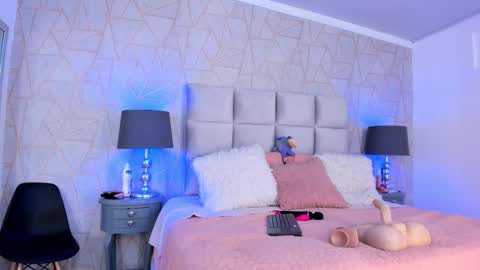 Yara Bliss  online show from March 17, 8:45 pm