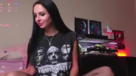 Snapshot of yaraliebe chatting on July 30, 12:15 pm Yara online show from July 30, 12:15 pm