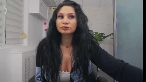 Snapshot of yaraxcox chatting on November 24, 4:34 am Yara online show from November 24, 4:34 am