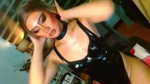 miss yasii online show from April 29, 5:30 pm