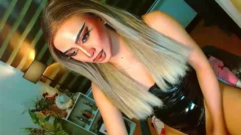 miss yasii online show from April 30, 3:40 pm