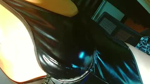 miss yasii online show from June 16, 1:47 pm