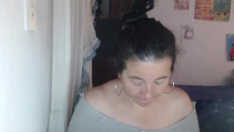 Snapshot of yasmin_love85 chatting on July 16, 2:56 pm yasmin_love85 online show from July 16, 2:56 pm