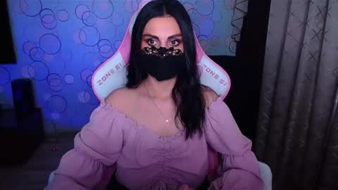 Snapshot of yasmina___ chatting on November 6, 7:42 am yasmina online show from November 6, 7:42 am