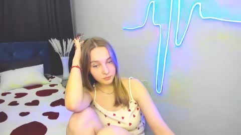 Snapshot of yasminasage chatting on February 10, 3:42 pm Yasmina online show from February 10, 3:42 pm