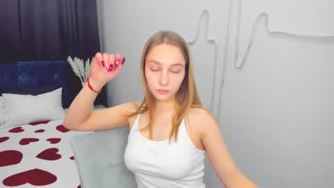 Snapshot of yasminasage chatting on February 17, 6:59 pm Yasmina online show from February 17, 6:59 pm