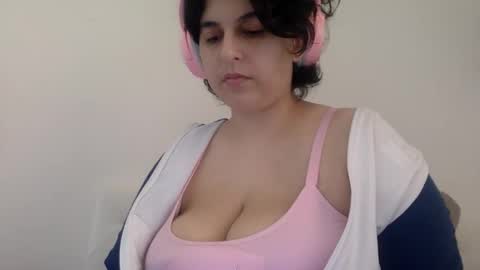 yasminebbyxx online show from March 16, 10:25 pm