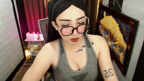 Snapshot of yassiered chatting on February 9, 2:04 am yassiered online show from February 9, 2:04 am