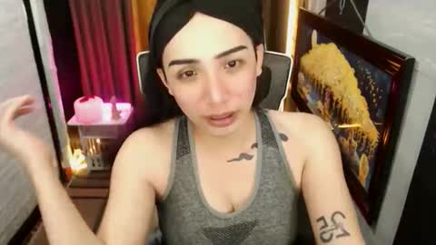 Snapshot of yassiered chatting on March 5, 2:24 pm yassiered online show from March 5, 2:24 pm