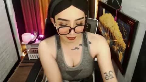 yassiered online show from June 6, 10:09 am