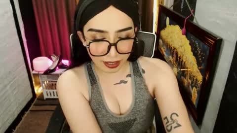 yassiered online show from June 15, 9:55 am