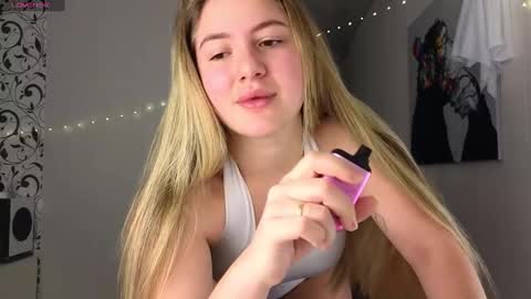 Yasyaa  online show from January 22, 2:15 am