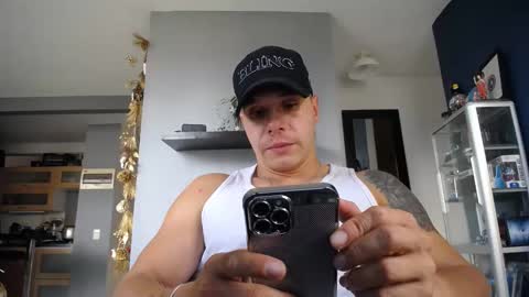 Snapshot of yatho_ chatting on December 5, 8:55 pm yahto online show from December 5, 8:55 pm