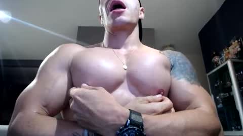 Snapshot of yatho_ chatting on November 19, 2:55 am yahto online show from November 19, 2:55 am