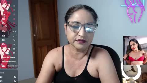 Snapshot of yaya____ chatting on March 19, 10:36 pm yaya____ online show from March 19, 10:36 pm