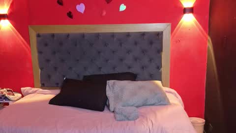 Snapshot of yayahilton chatting on March 15, 3:01 am YAYA online show from March 15, 3:01 am