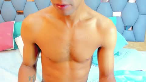 Snapshot of yayi_derek chatting on October 28, 11:36 am yayi derek online show from October 28, 11:36 am