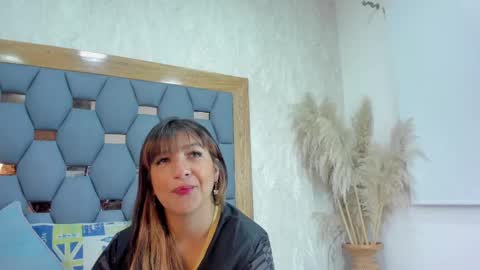 Snapshot of yayi_derek chatting on October 30, 11:33 am yayi derek online show from October 30, 11:33 am