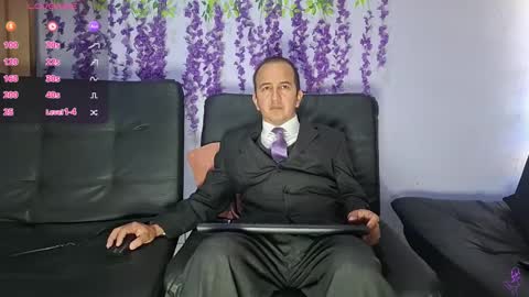 Snapshot of yazfore chatting on February 5, 3:05 pm Hazzan online show from February 5, 3:05 pm