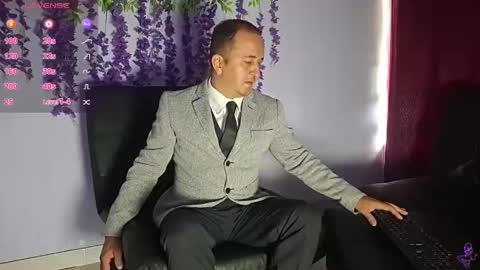 Snapshot of yazfore chatting on June 4, 2:12 pm Hazzan online show from June 4, 2:12 pm