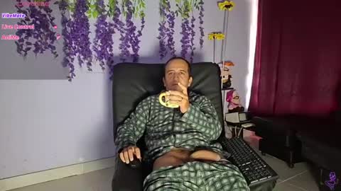 Snapshot of yazfore chatting on July 3, 2:45 pm Hazzan online show from July 3, 2:45 pm