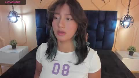 Snapshot of yazmin_rouse chatting on January 23, 11:58 am Yazmin online show from January 23, 11:58 am