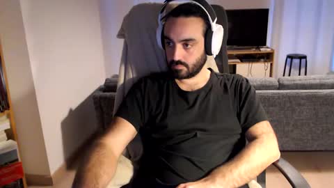 Snapshot of yeeaahoo chatting on February 4, 4:57 pm yeeaahoo online show from February 4, 4:57 pm