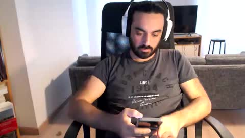 Snapshot of yeeaahoo chatting on February 5, 4:11 pm yeeaahoo online show from February 5, 4:11 pm