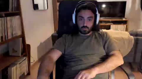 Snapshot of yeeaahoo chatting on April 15, 7:10 pm yeeaahoo online show from April 15, 7:10 pm