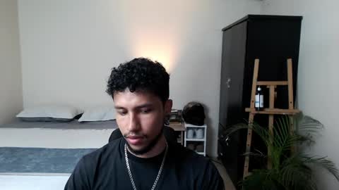 Snapshot of yeff_stone chatting on May 27, 1:57 am yeff online show from May 27, 1:57 am