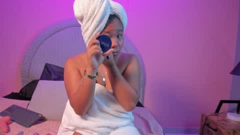Snapshot of yeika_foxy chatting on June 5, 11:38 am yeika_foxy online show from June 5, 11:38 am