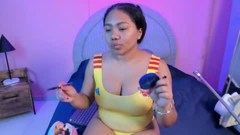 Snapshot of yeika_foxy chatting on June 23, 11:41 am yeika_foxy online show from June 23, 11:41 am