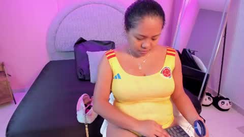 Snapshot of yeika_foxy chatting on June 27, 11:26 am yeika_foxy online show from June 27, 11:26 am